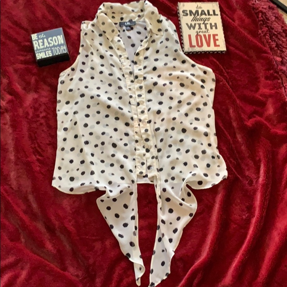 Shirt - Picture 1 of 8